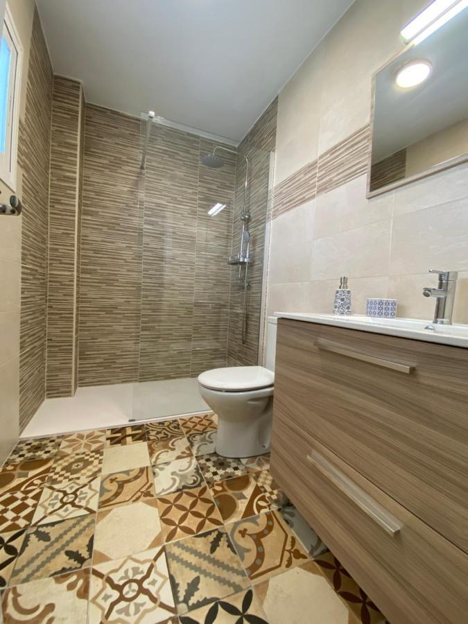 פואנגירולה Modern 1 Bedroom Seaside Apartment With Pool מראה חיצוני תמונה
